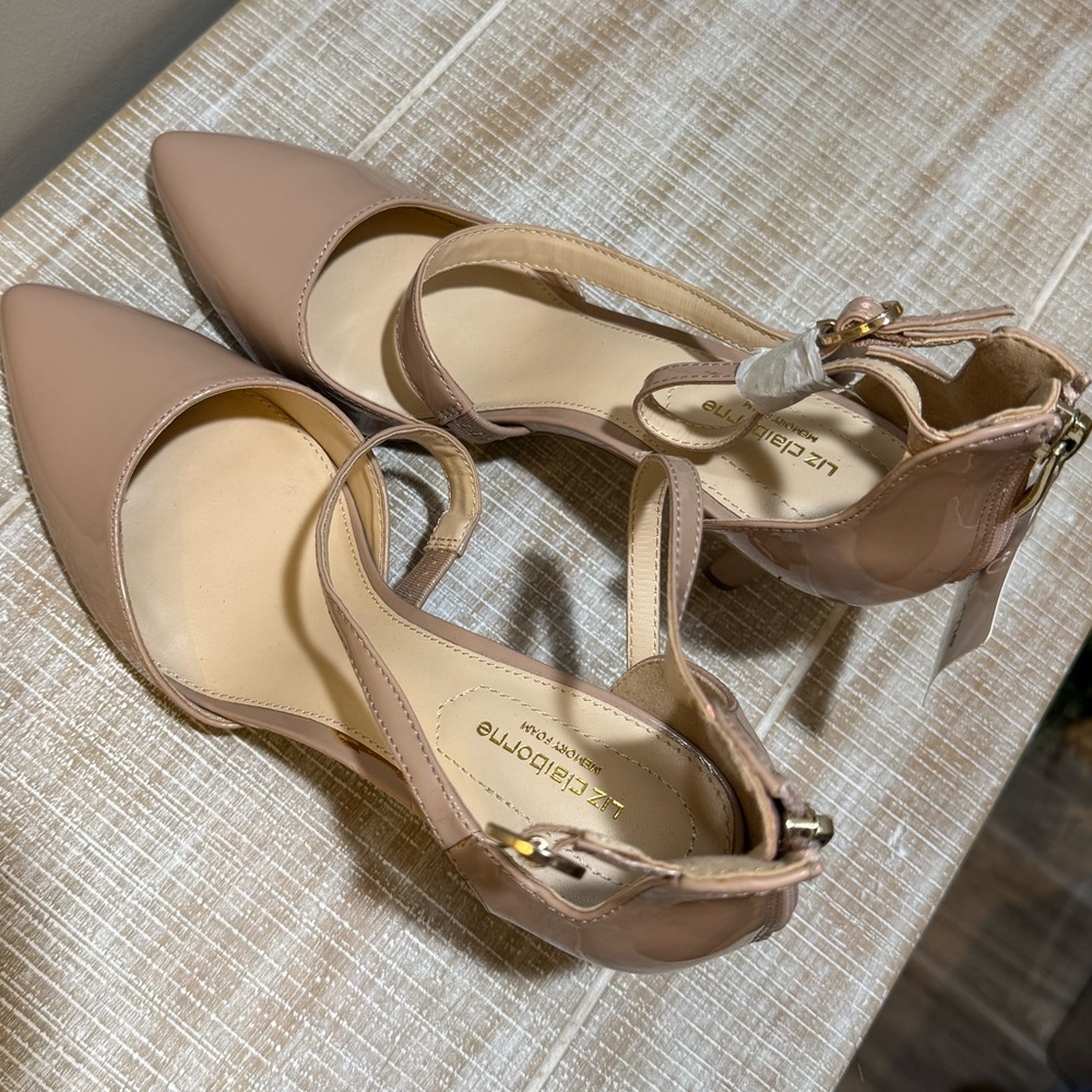 Liz Claiborne nude colored heels size 8.5
